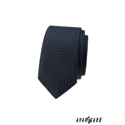 Tmavo modrá slim kravata s kockovaným 3D vzorom