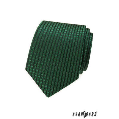Zelená kravata s kockovaným vzorom
