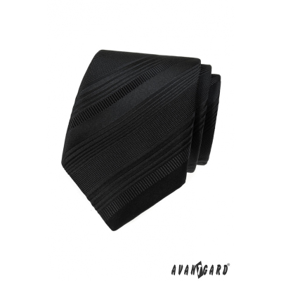 Čierna kravata s rôznymi pruhmi
