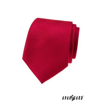Červená kravata so štruktúrou povrchu