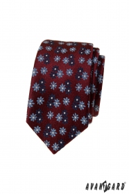 Bordová kravata so vzorom