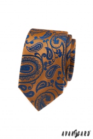 Oranžová kravata s modrým Paisley vzorom