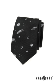 Čierna slim kravata s planétami