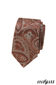 Úzká kravata s hnědým paisley vzorem