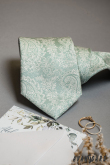 Zelená kravata s ornamentmi - šírka 7 cm