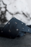 Modrá kravata Hnedý pes - šírka 7 cm