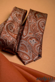 Úzká kravata s hnědým paisley vzorem - šírka 6 cm