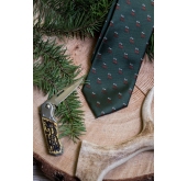 Zelená kravata s motívom jelen - šírka 7 cm