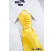 Výrazná francúzska kravata vo žlutej farbe